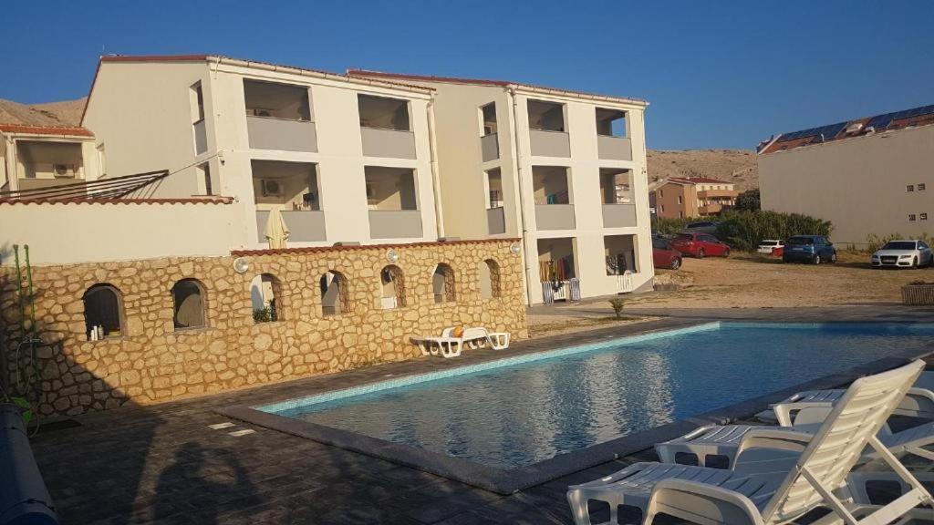 Apartments Mia Pag Паг Экстерьер фото